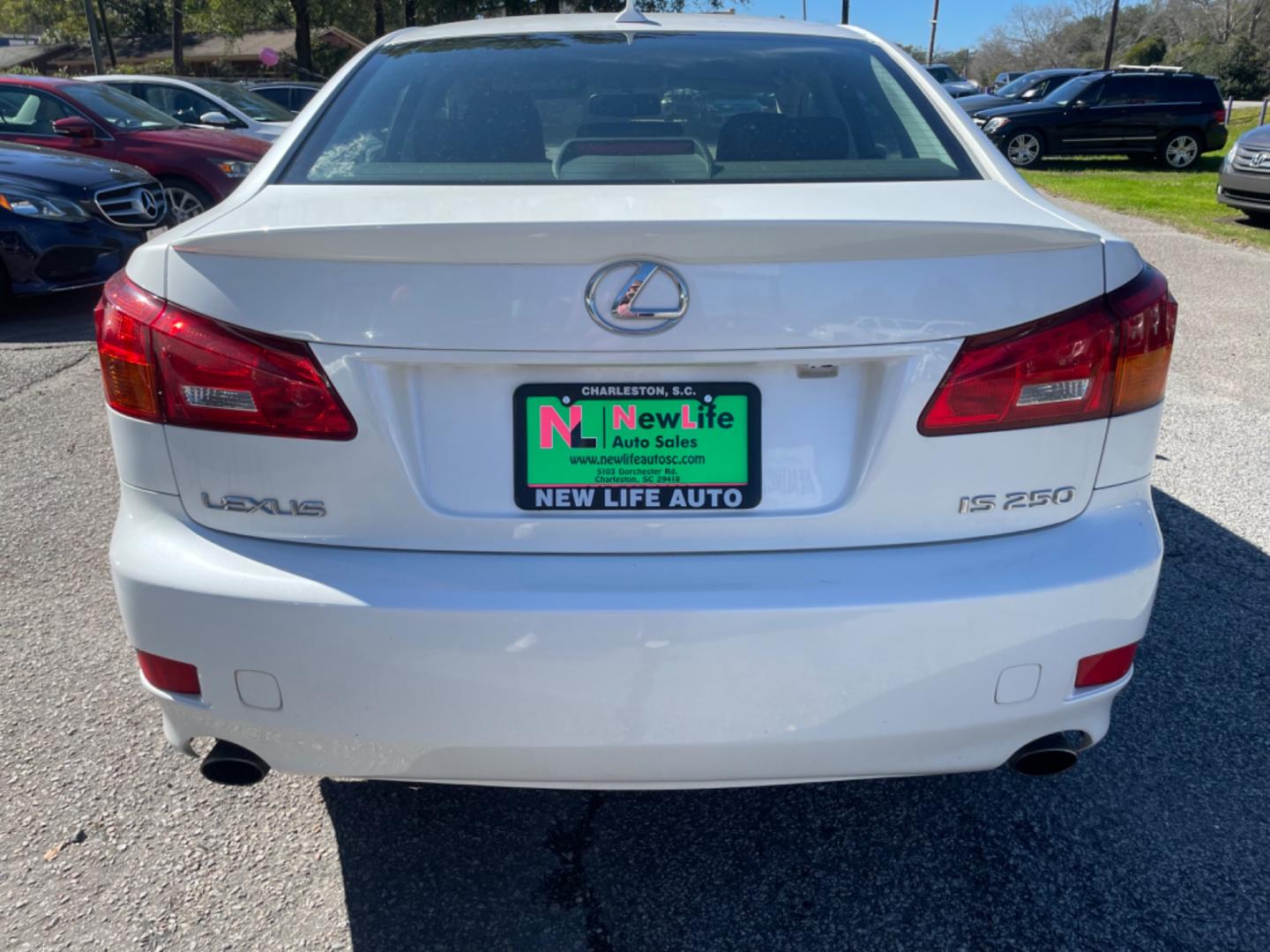 2007 WHITE LEXUS IS 250 BASE (JTHBK262372) with an 2.5L engine, Automatic transmission, located at 5103 Dorchester Rd., Charleston, SC, 29418-5607, (843) 767-1122, 36.245171, -115.228050 - Photo#5